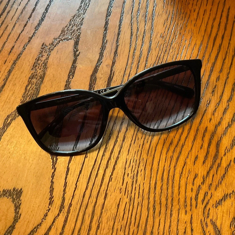 Coach - NWOT .Black Full Rim Square Women's Black Sunglasses - Picture 4 of 10